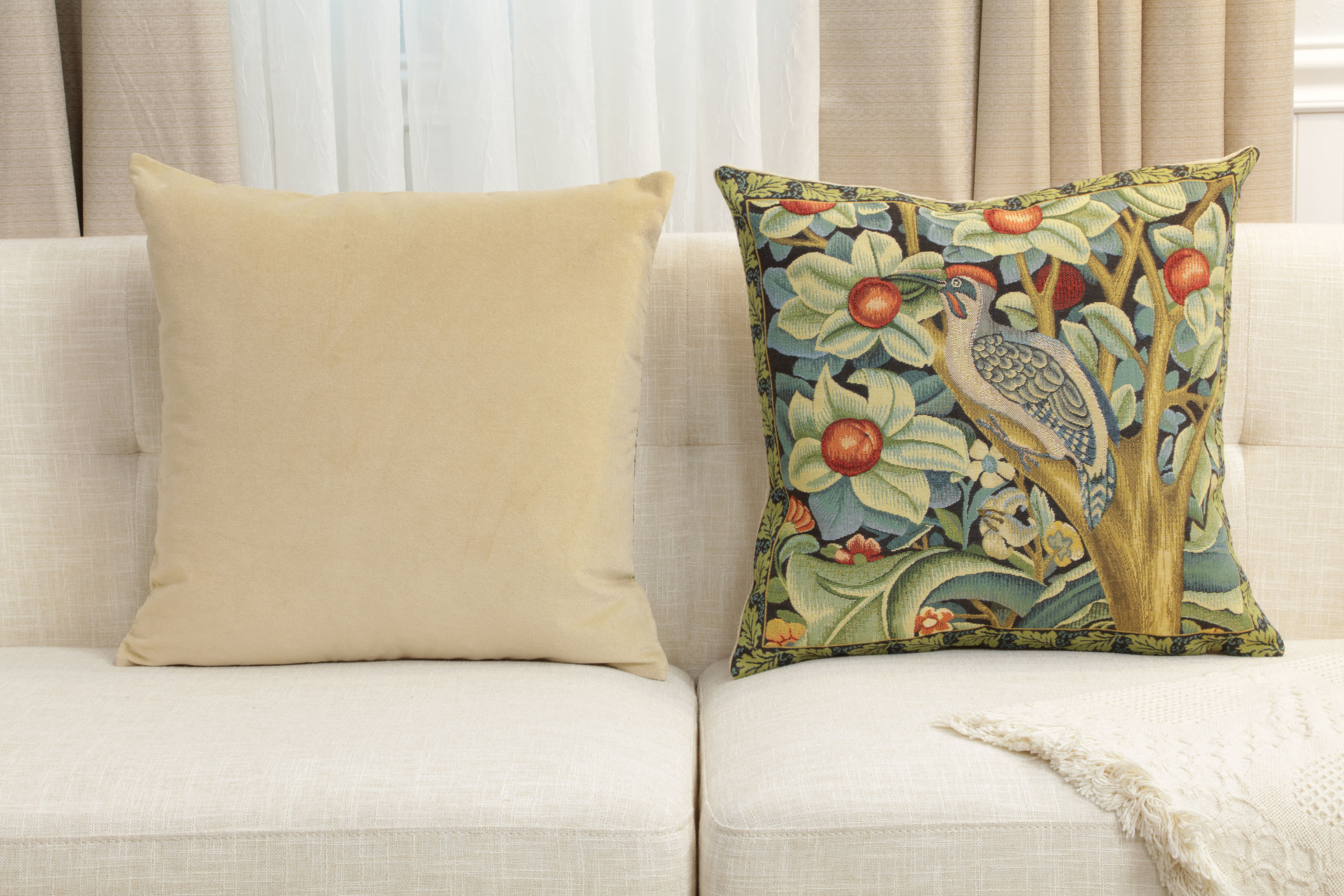 Black Woodpecker Left Belgian Tapestry Pillow Cover 18x18 inch 100% Cotton Belgian Jacquard Woven Cushion Cover