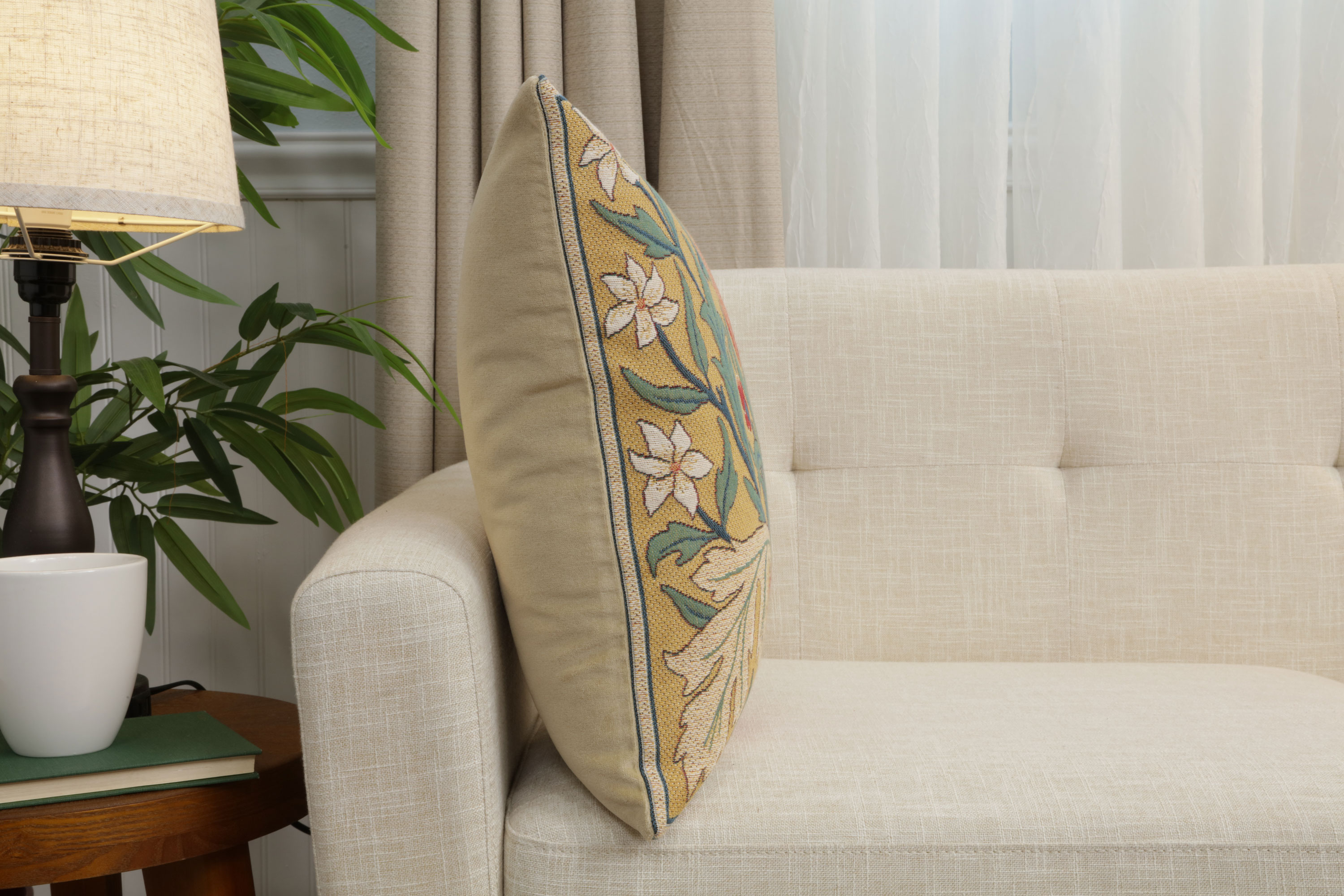 Red Tulip Belgian Tapestry Pillow Cover 18x18 inch 100% Cotton Belgian Jacquard Woven Cushion Cover