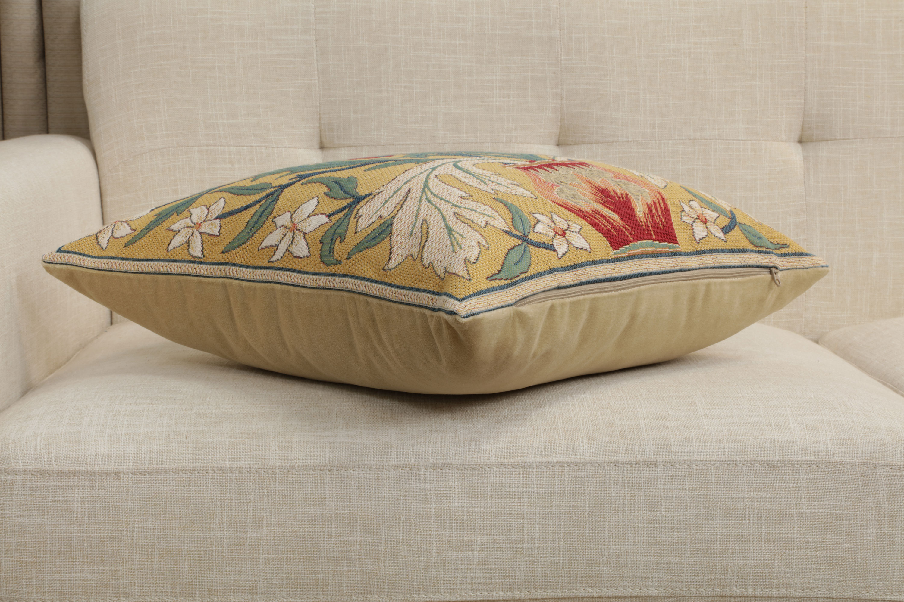 Red Tulip Belgian Tapestry Pillow Cover 18x18 inch 100% Cotton Belgian Jacquard Woven Cushion Cover