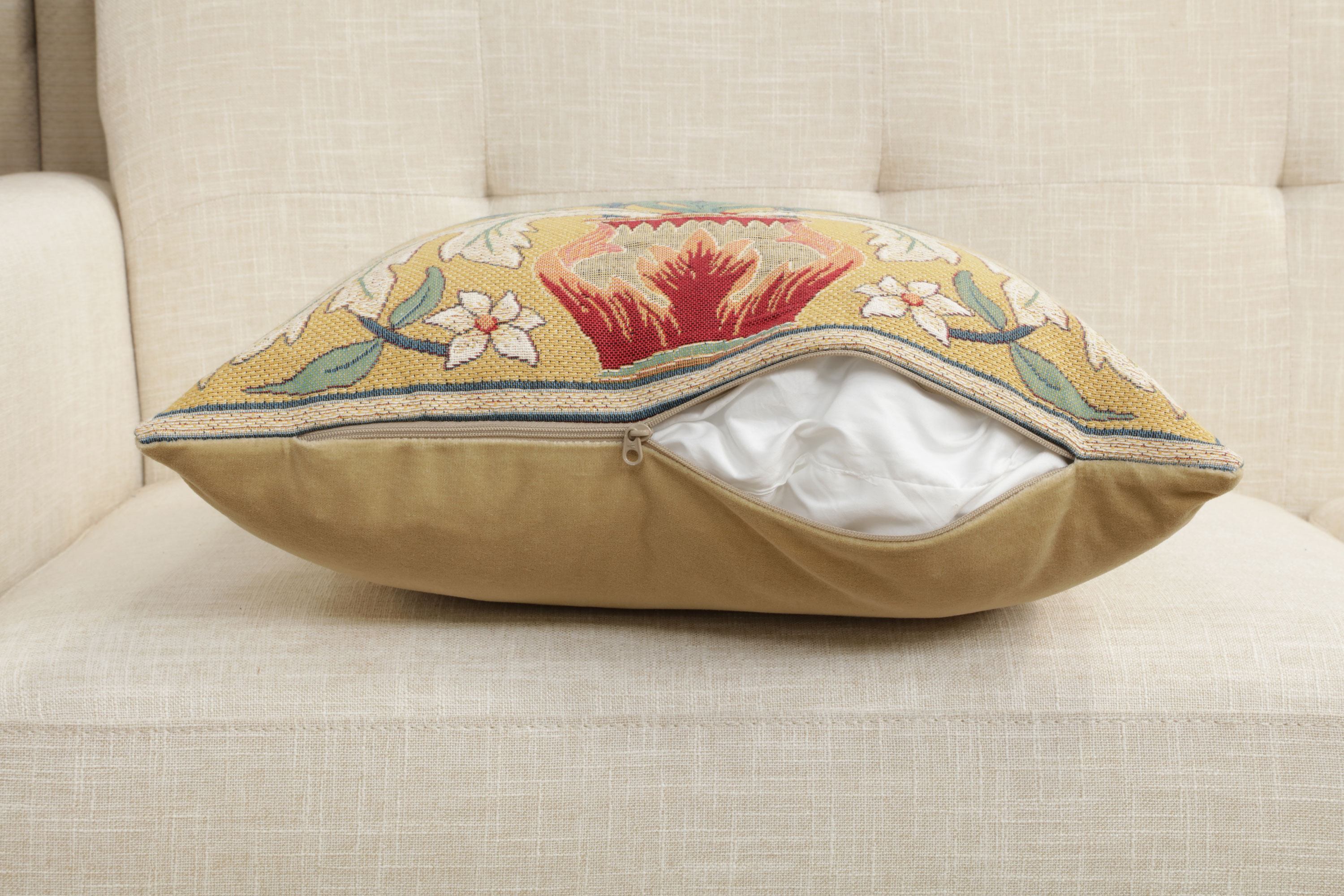 Red Tulip Belgian Tapestry Pillow Cover 18x18 inch 100% Cotton Belgian Jacquard Woven Cushion Cover