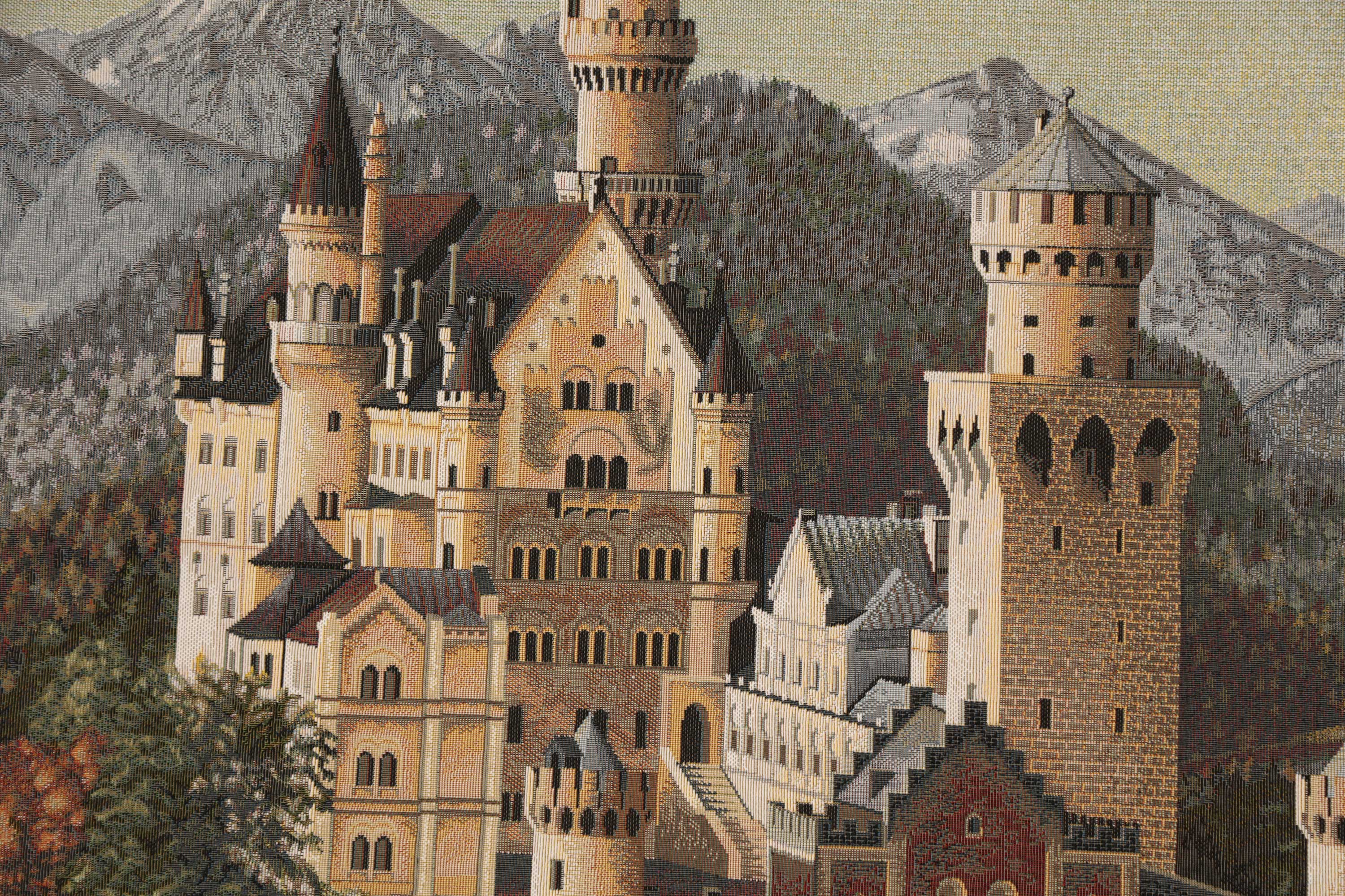 View of Neuschwanstein Castle | Close Up 1