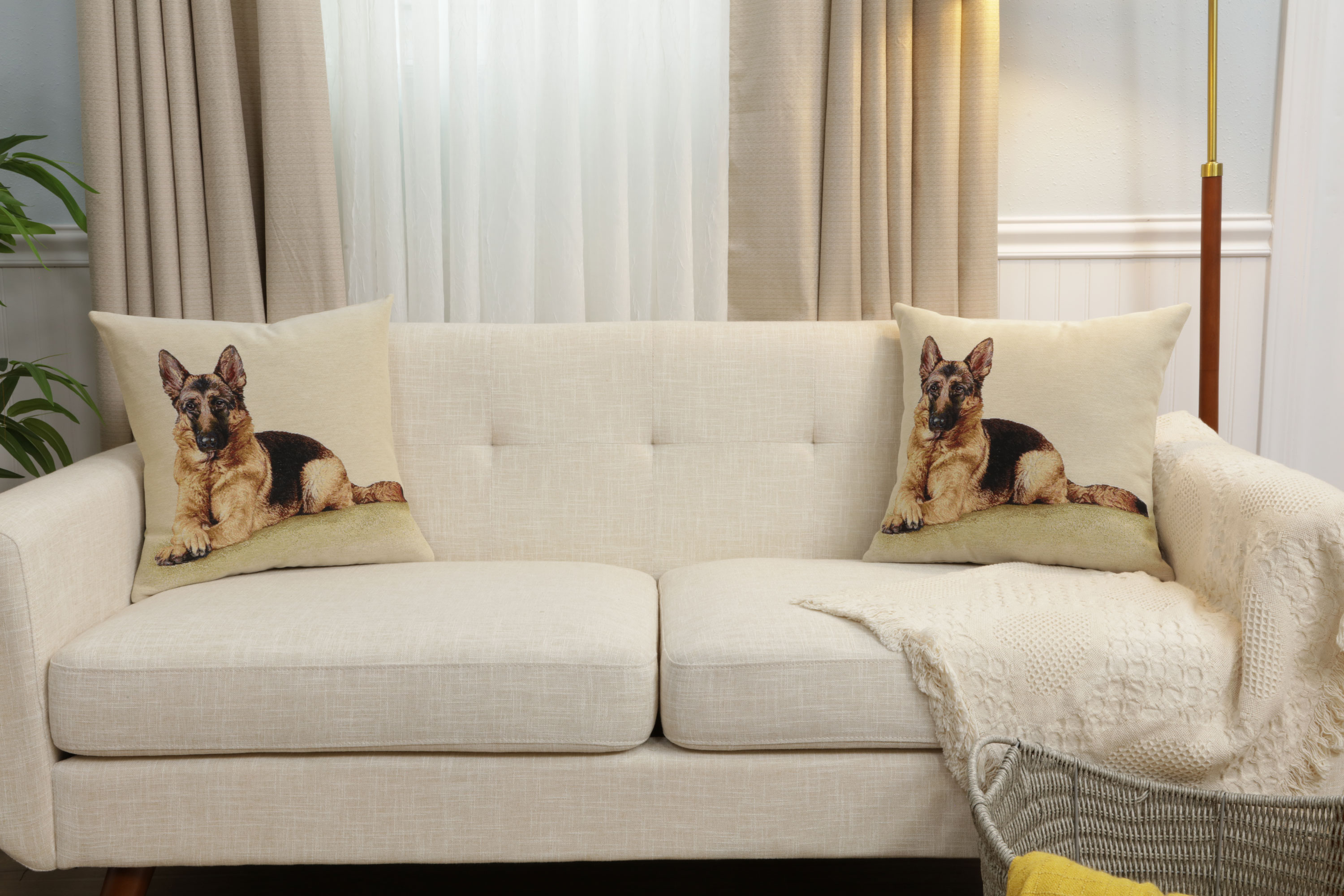 German Shepherd Tapestry Pillow Cover 18x18 Inch Cotton Jacquard Woven Cushion Cover