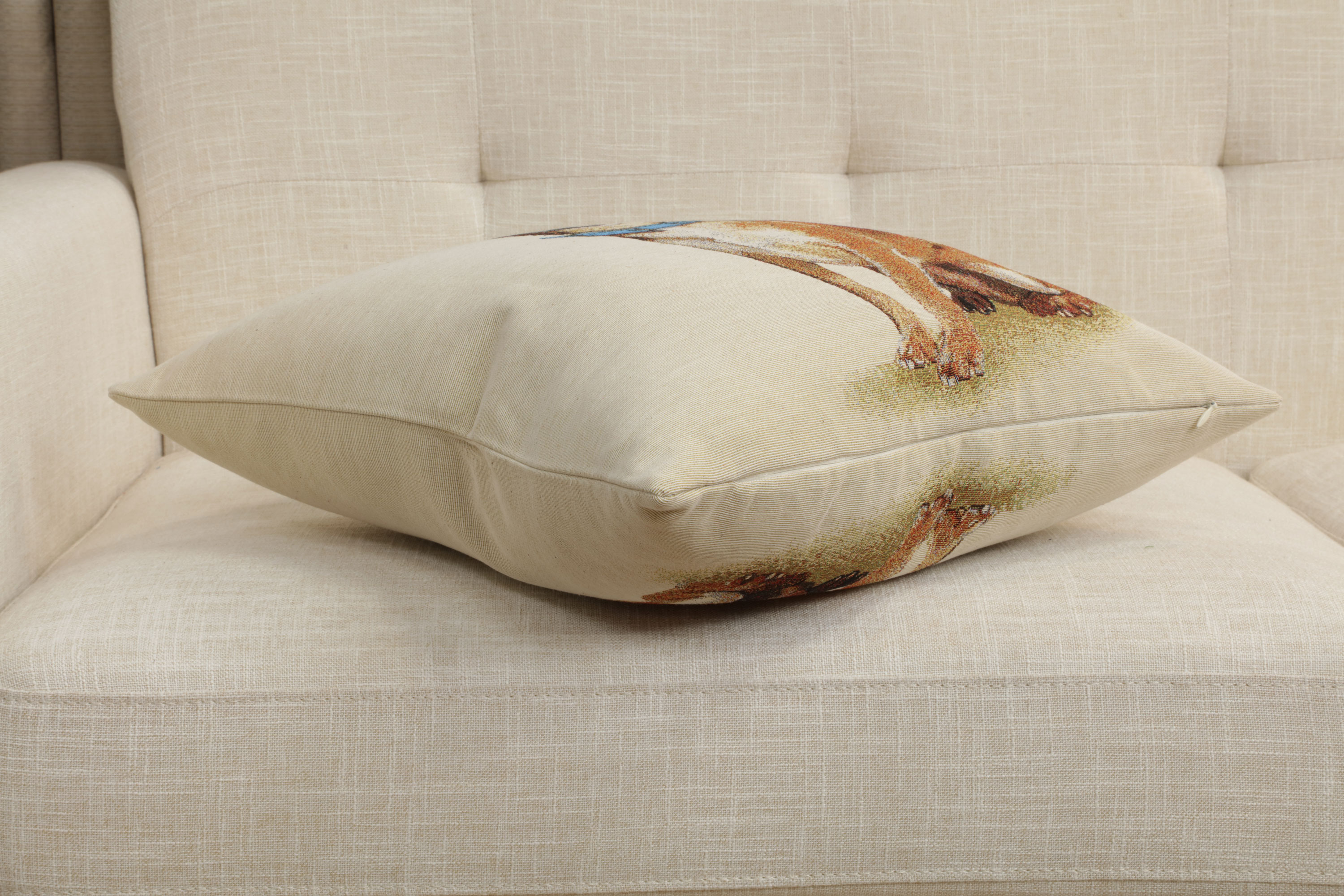 The Chihuahua Tapestry Pillow Cover 18x18 Inch Cotton Jacquard Woven Cushion Cover