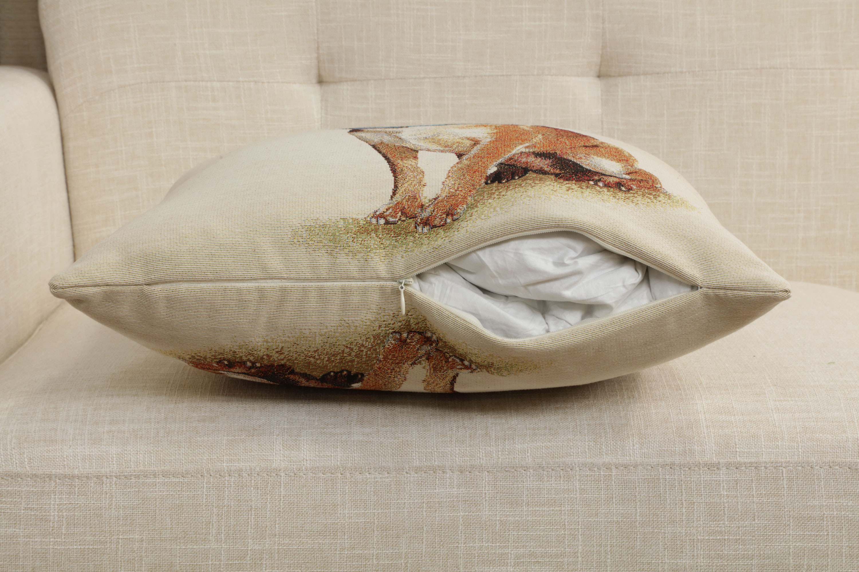 The Chihuahua Tapestry Pillow Cover 18x18 Inch Cotton Jacquard Woven Cushion Cover