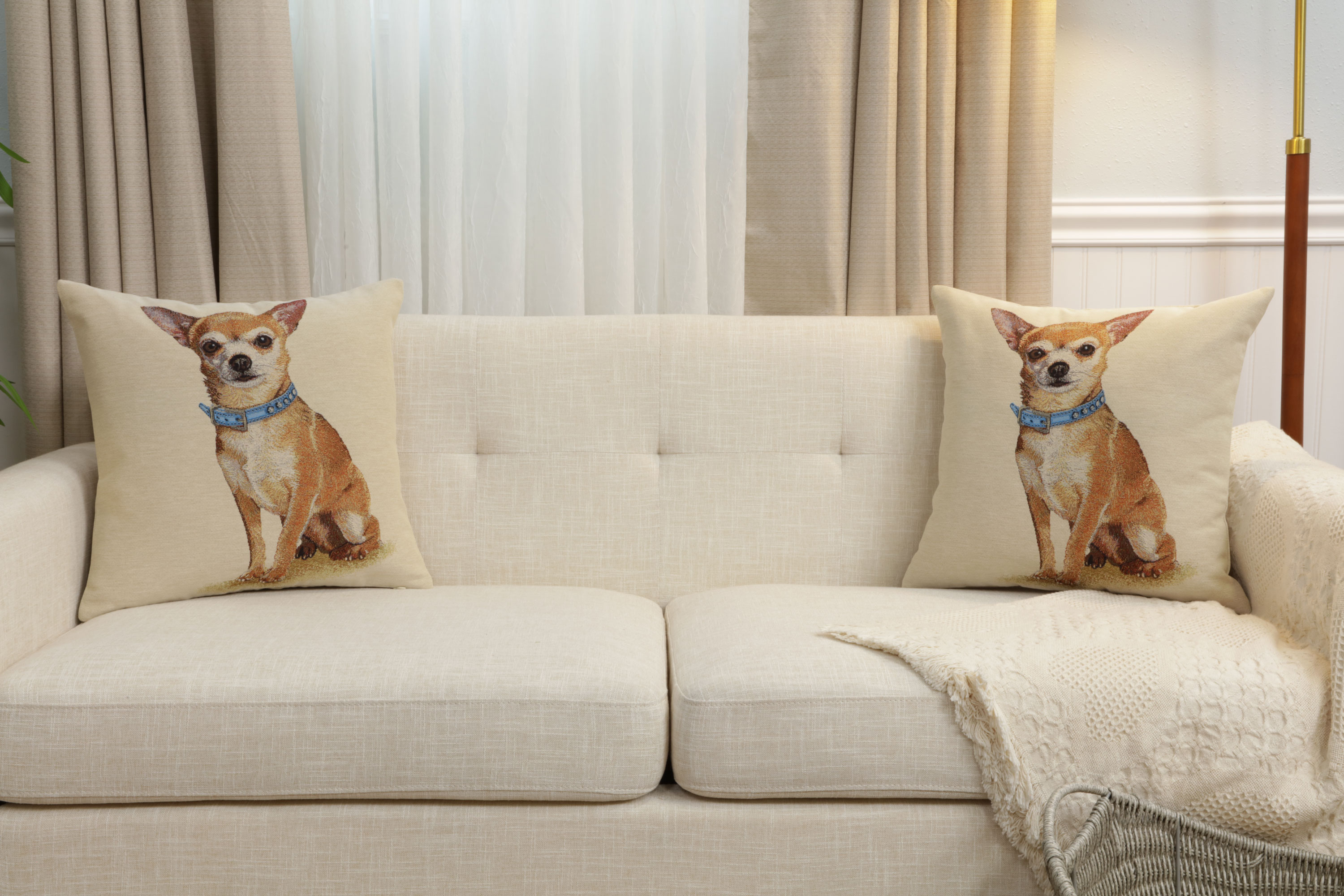 The Chihuahua Tapestry Pillow Cover 18x18 Inch Cotton Jacquard Woven Cushion Cover