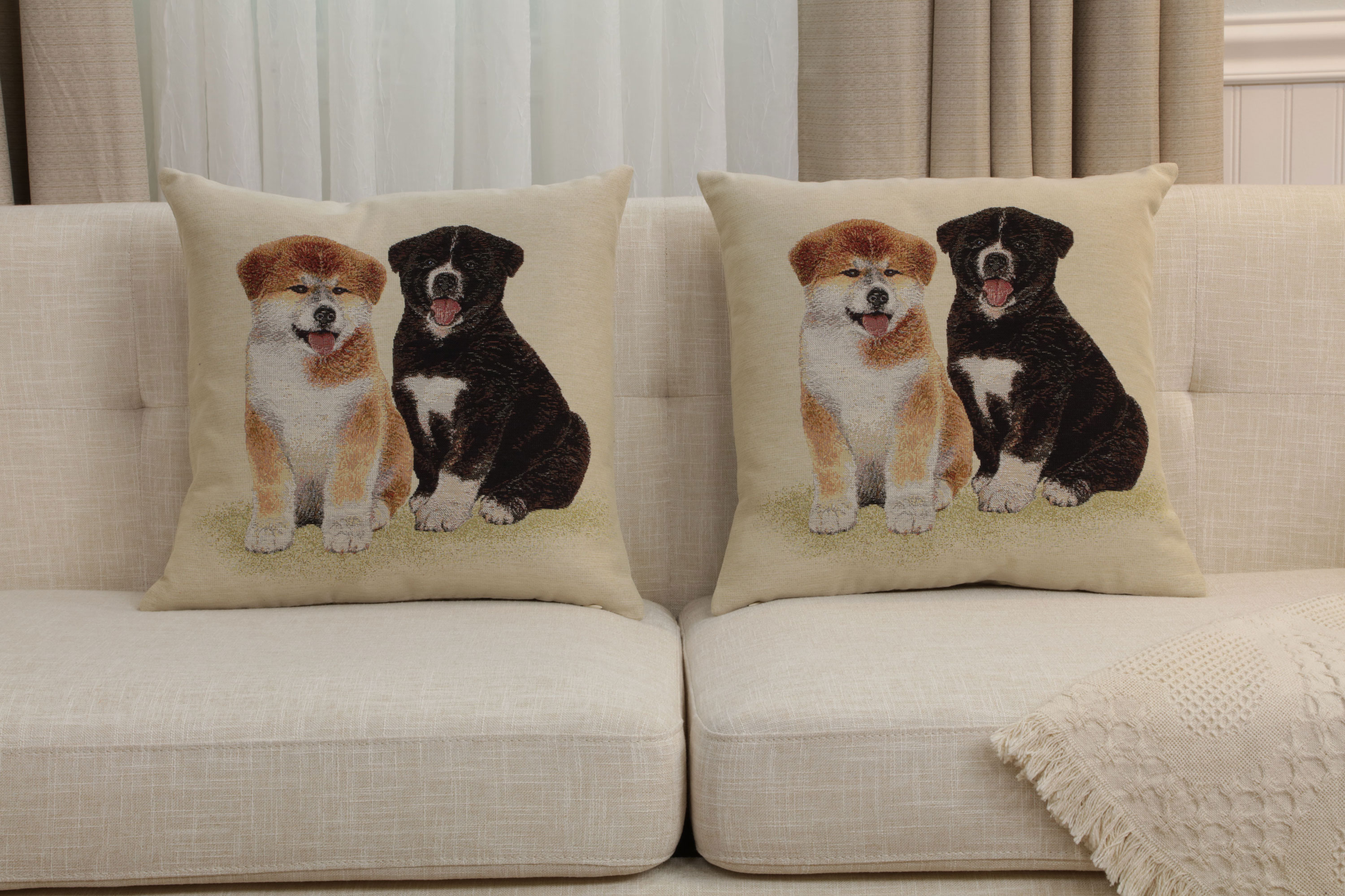 Akitas Tapestry Pillow Cover 18x18 Inch Cotton Jacquard Woven Cushion Cover