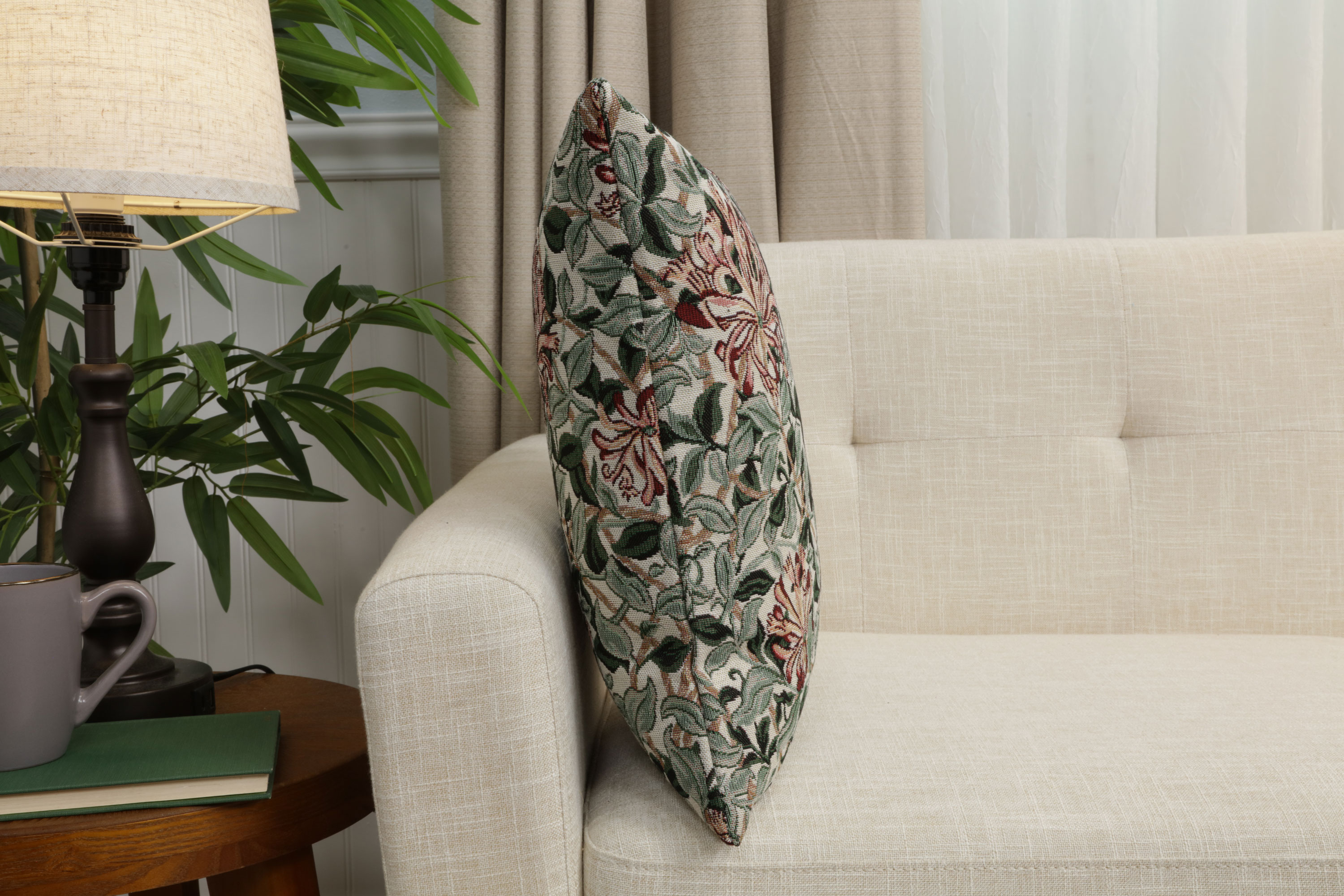Honeysuckle Tapestry Pillow Cover 18x18 Inch Cotton Polyester Acrylic Cushion Cover