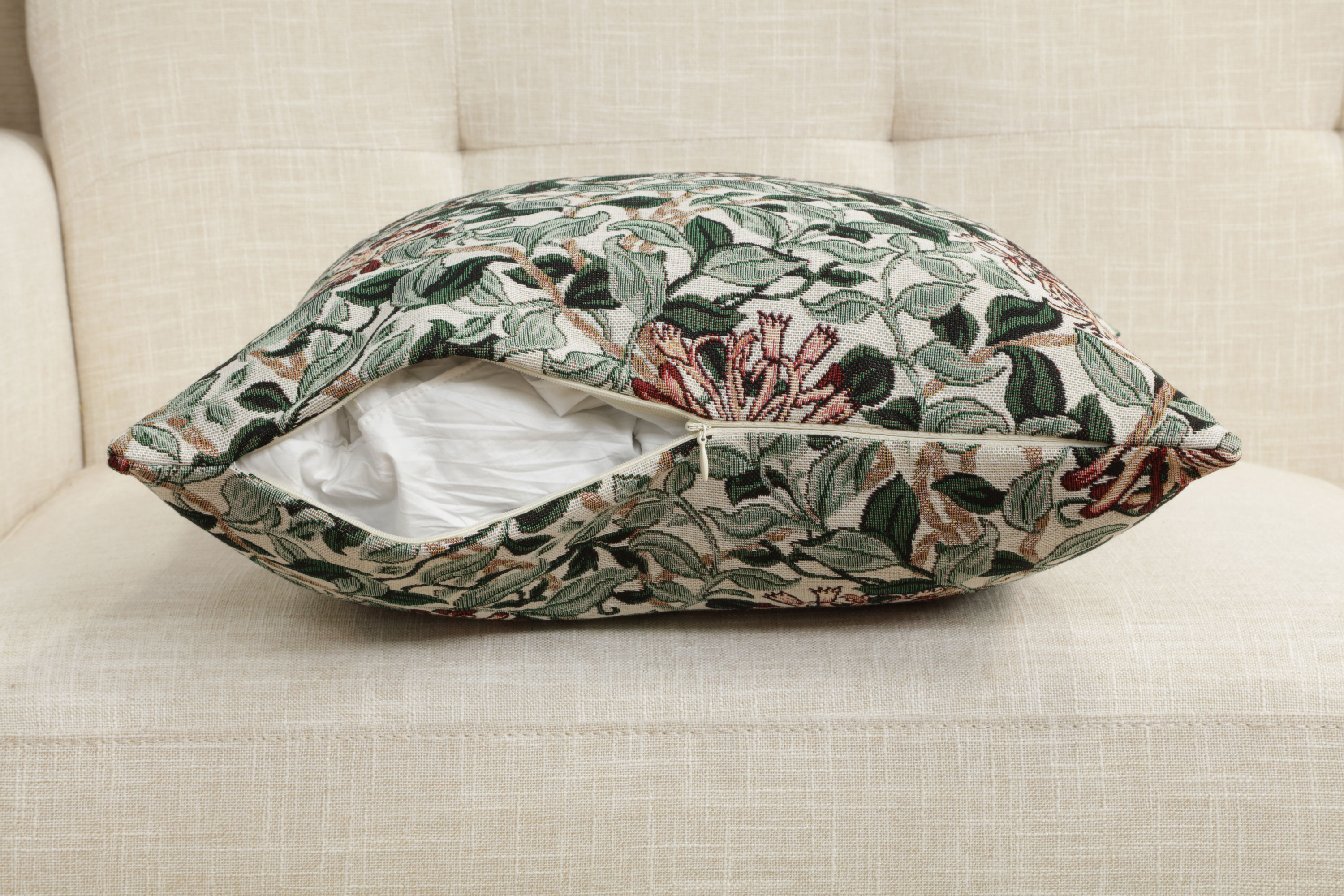 Honeysuckle Tapestry Pillow Cover 18x18 Inch Cotton Polyester Acrylic Cushion Cover