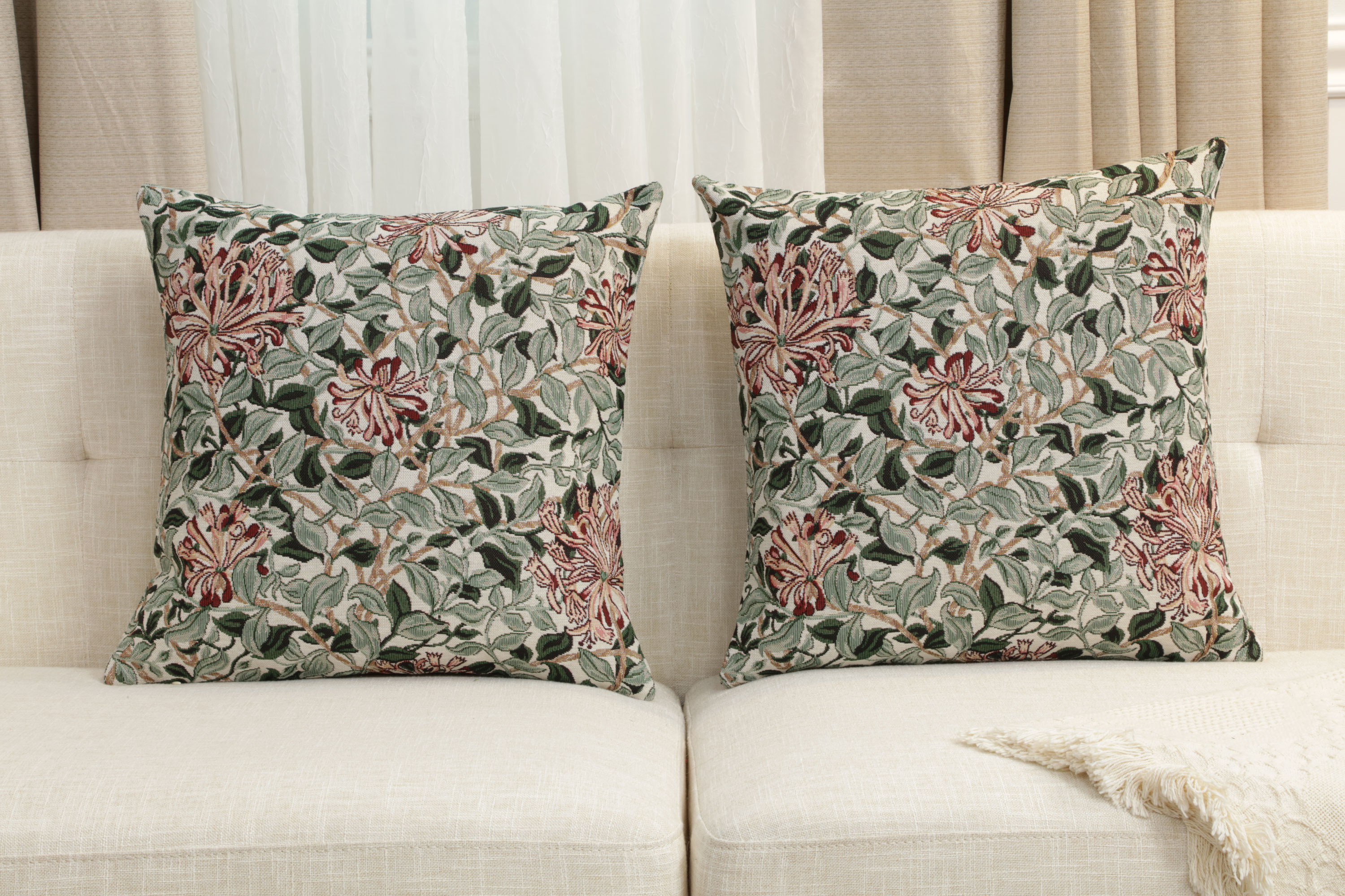 Honeysuckle Tapestry Pillow Cover 18x18 Inch Cotton Polyester Acrylic Cushion Cover