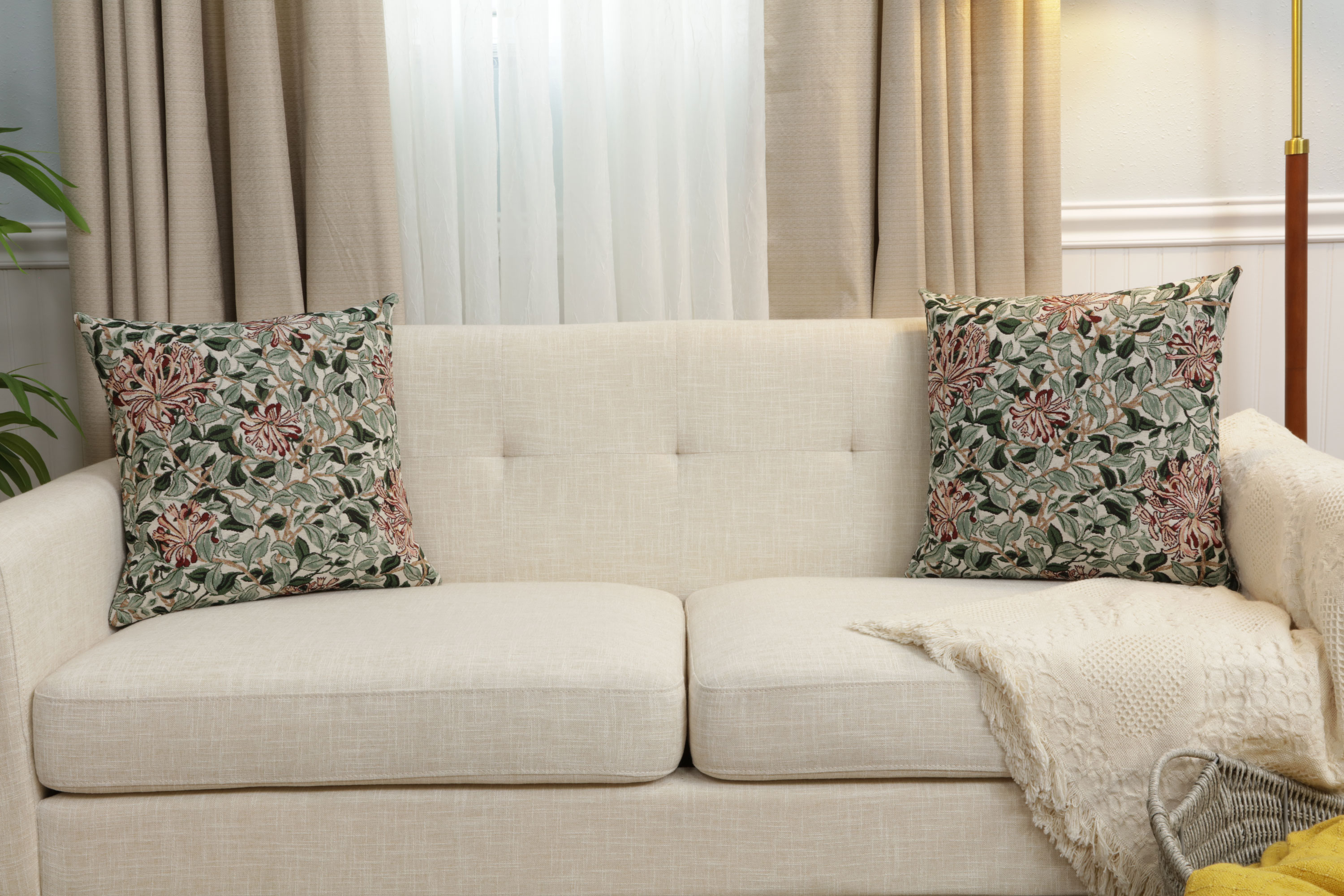 Honeysuckle Tapestry Pillow Cover 18x18 Inch Cotton Polyester Acrylic Cushion Cover