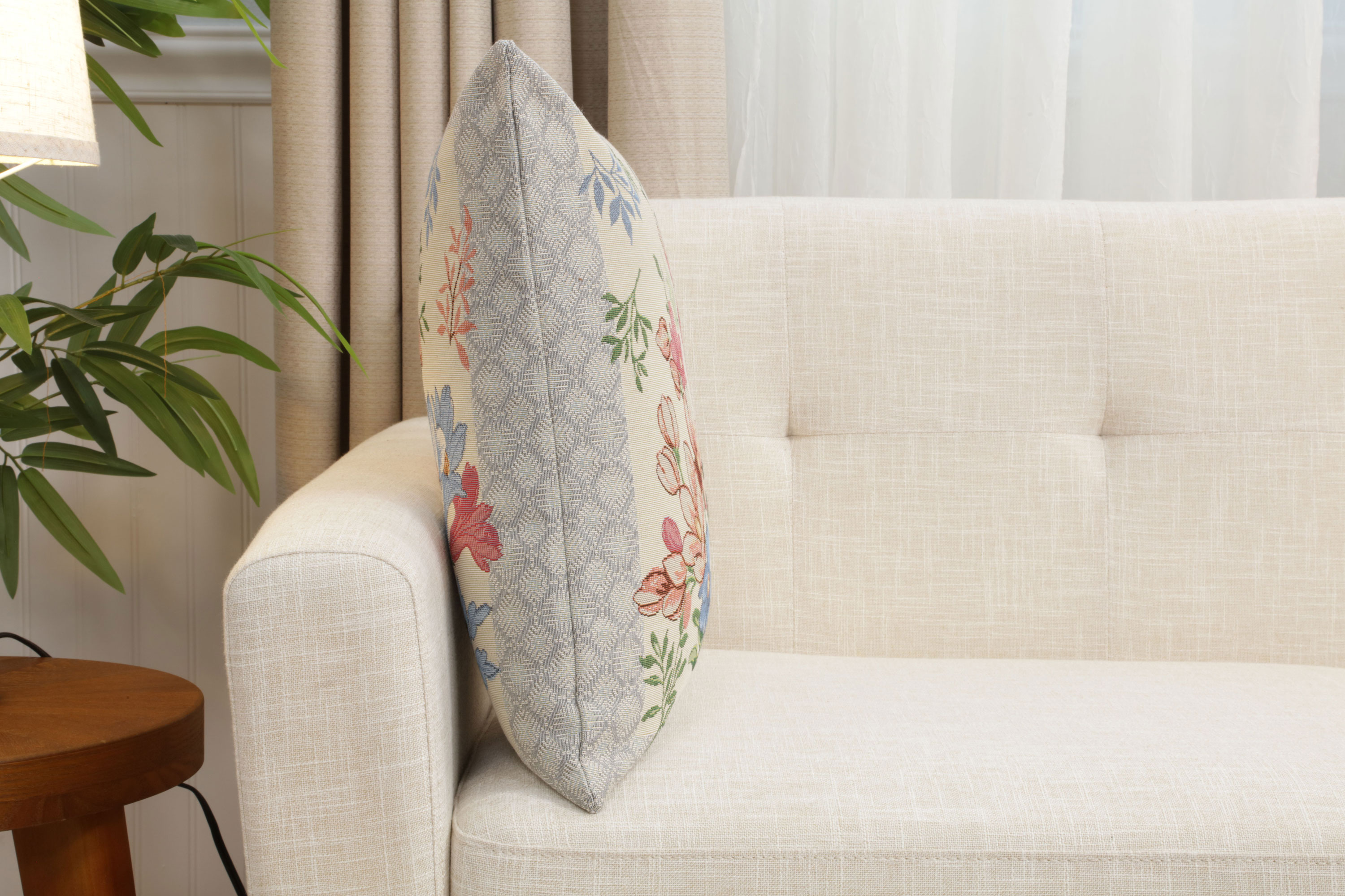 Floral Daisy Tapestry Pillow Cover 18x18 Inch Cotton Jacquard Woven Cushion Cover