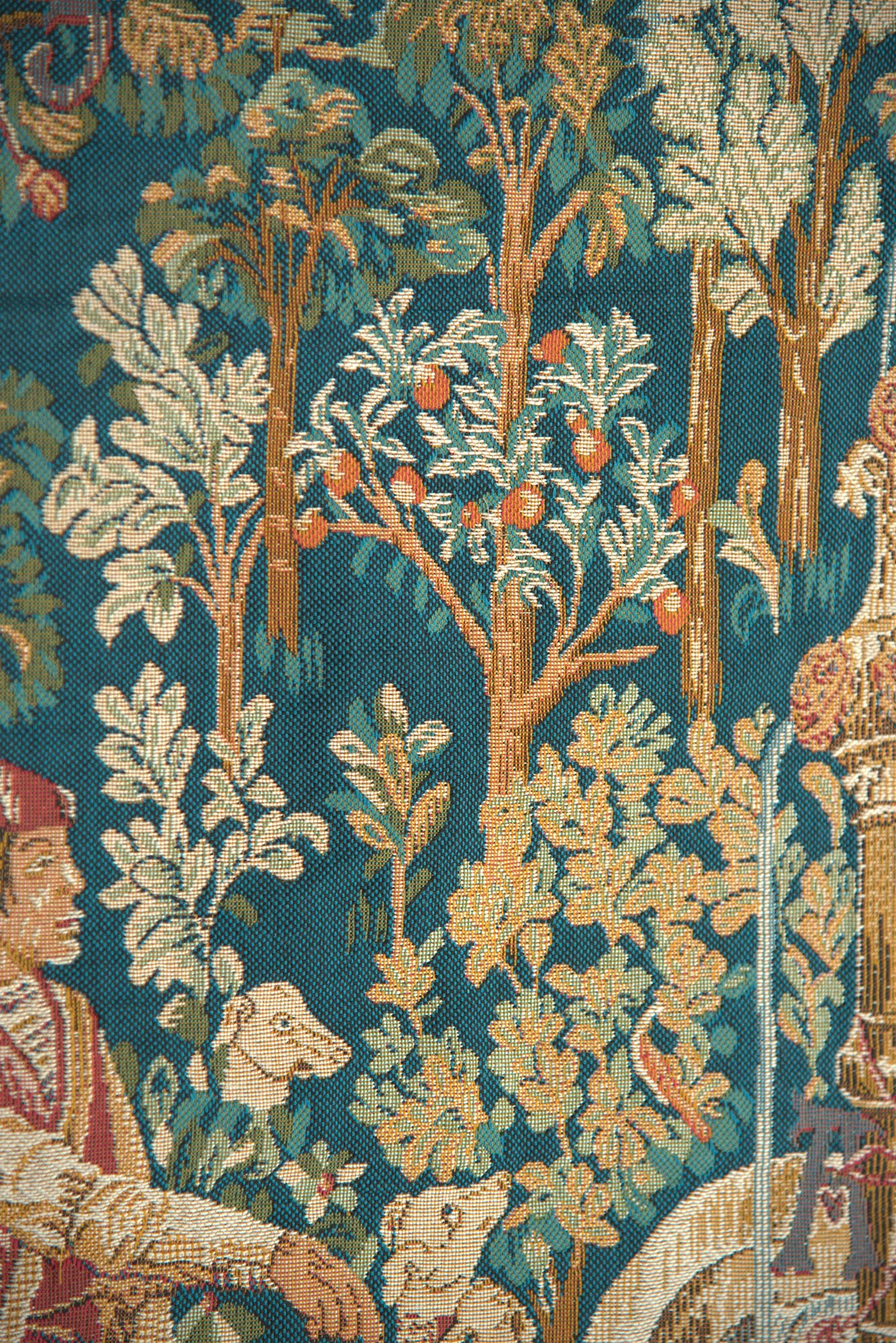 Licorne A La Fontaine French Tapestry | Close Up 1