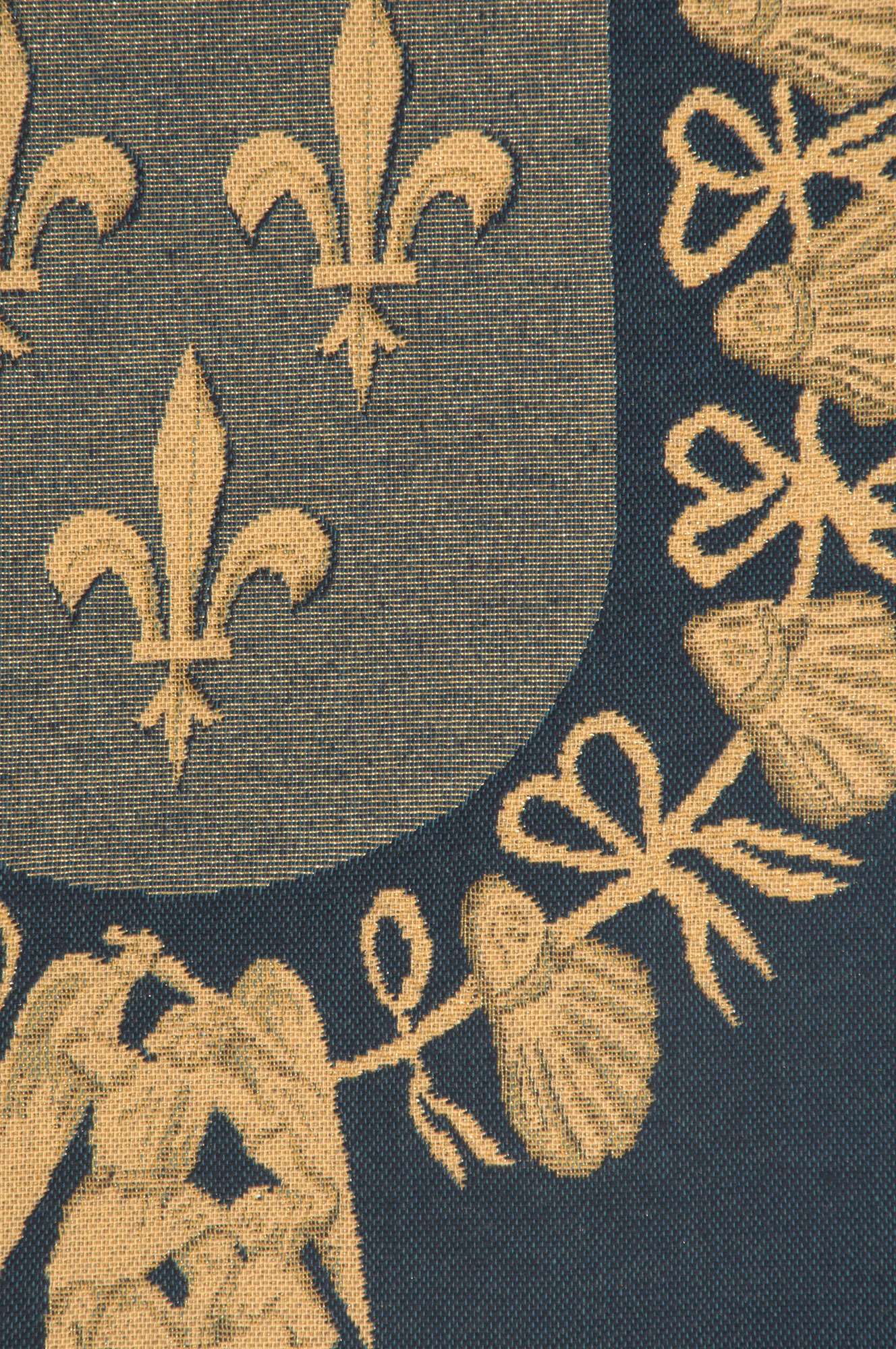 Decorative Blois Floral Tapestry Wall Hanging 24 x 18 in French Botanical Flowers Jacquard Woven Wall Art Traditional Home Decor