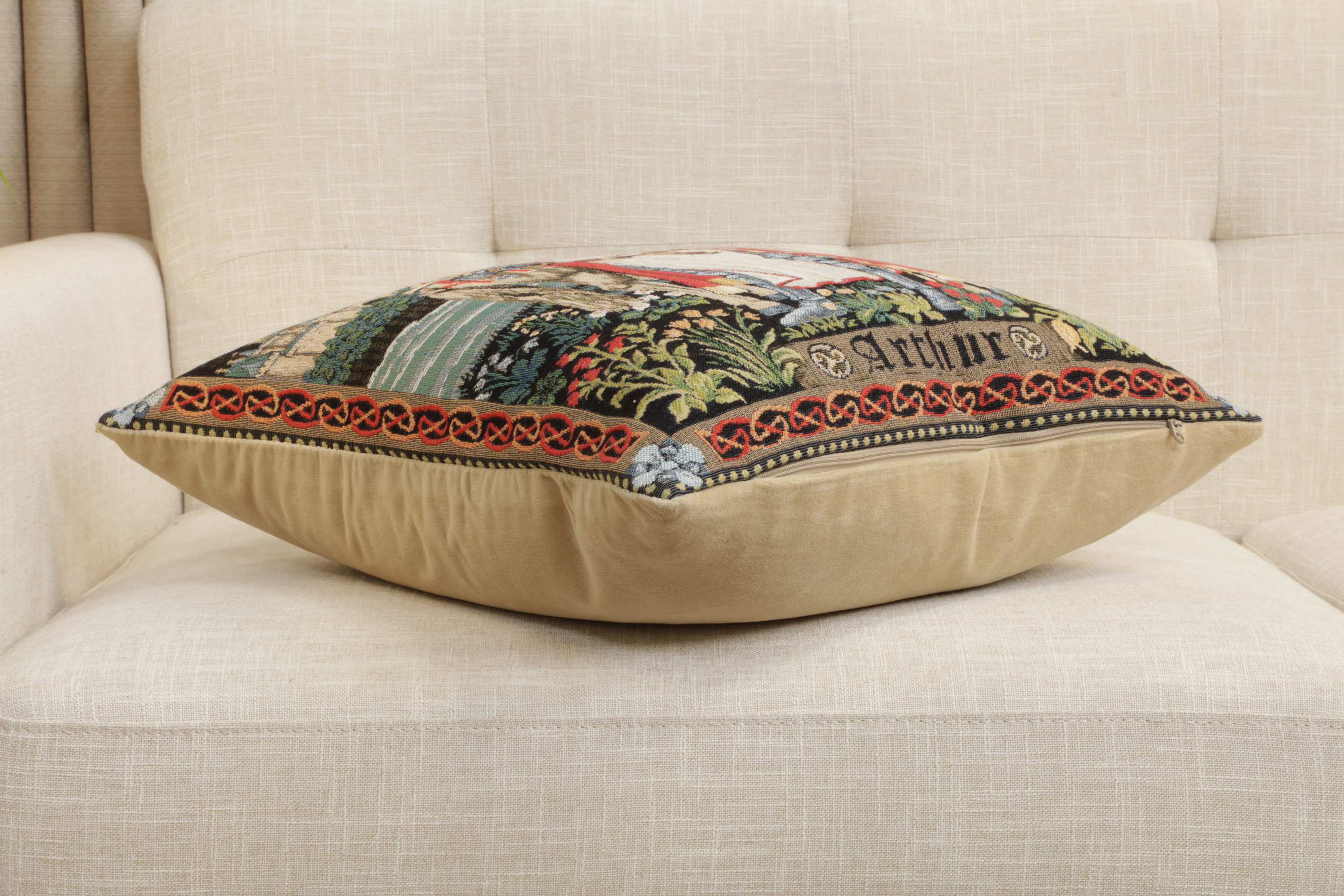 Medieval Legendary King Arthur Tapestry Pillow Cover 18x18 Inch Cotton Jacquard Woven Cushion Cover