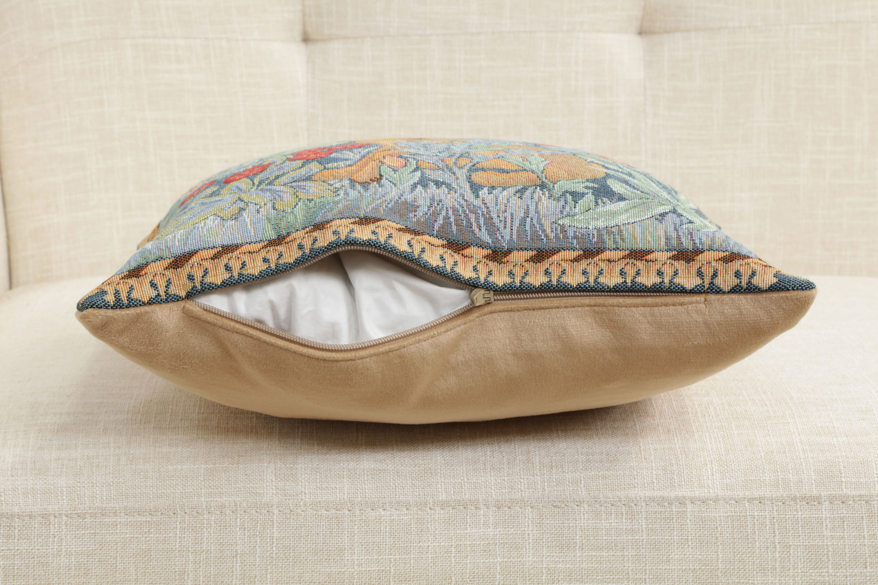 Rabbit Facing Left Medieval Tapestry Pillow Cover 14x14 European Cotton Jacquard Woven Cushion Cover