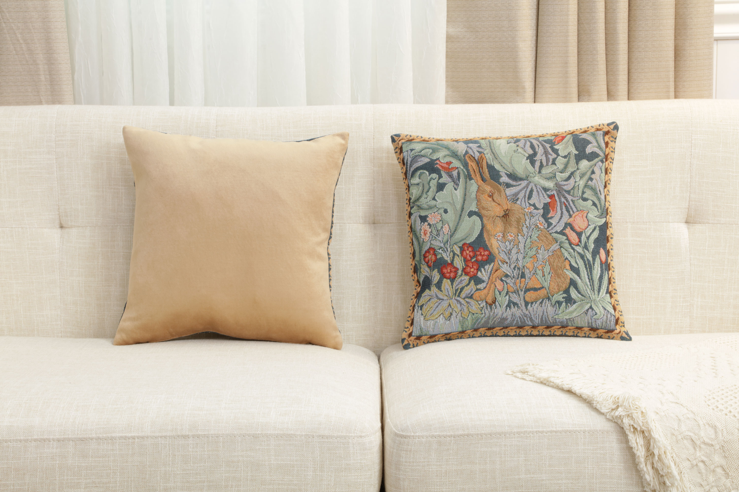 Rabbit Facing Left Medieval Tapestry Pillow Cover 14x14 European Cotton Jacquard Woven Cushion Cover