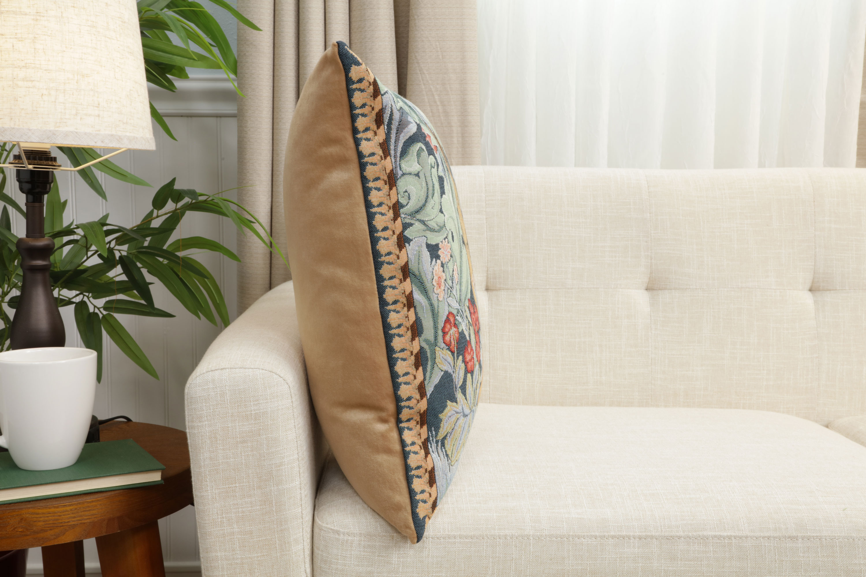 Rabbit Facing Left Medieval Tapestry Pillow Cover 19x19 inch European Cotton Jacquard Woven Cushion Cover