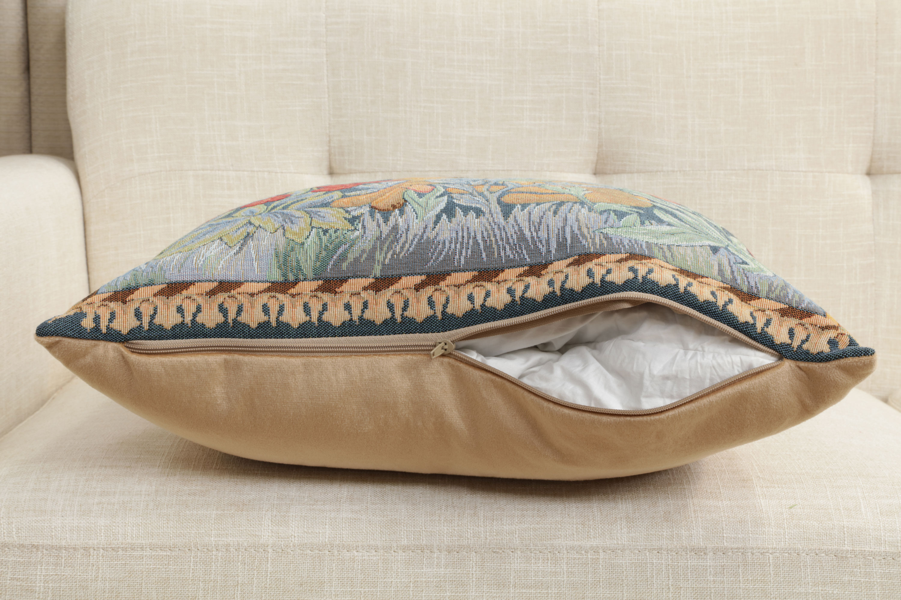 Rabbit Facing Left Medieval Tapestry Pillow Cover 19x19 inch European Cotton Jacquard Woven Cushion Cover
