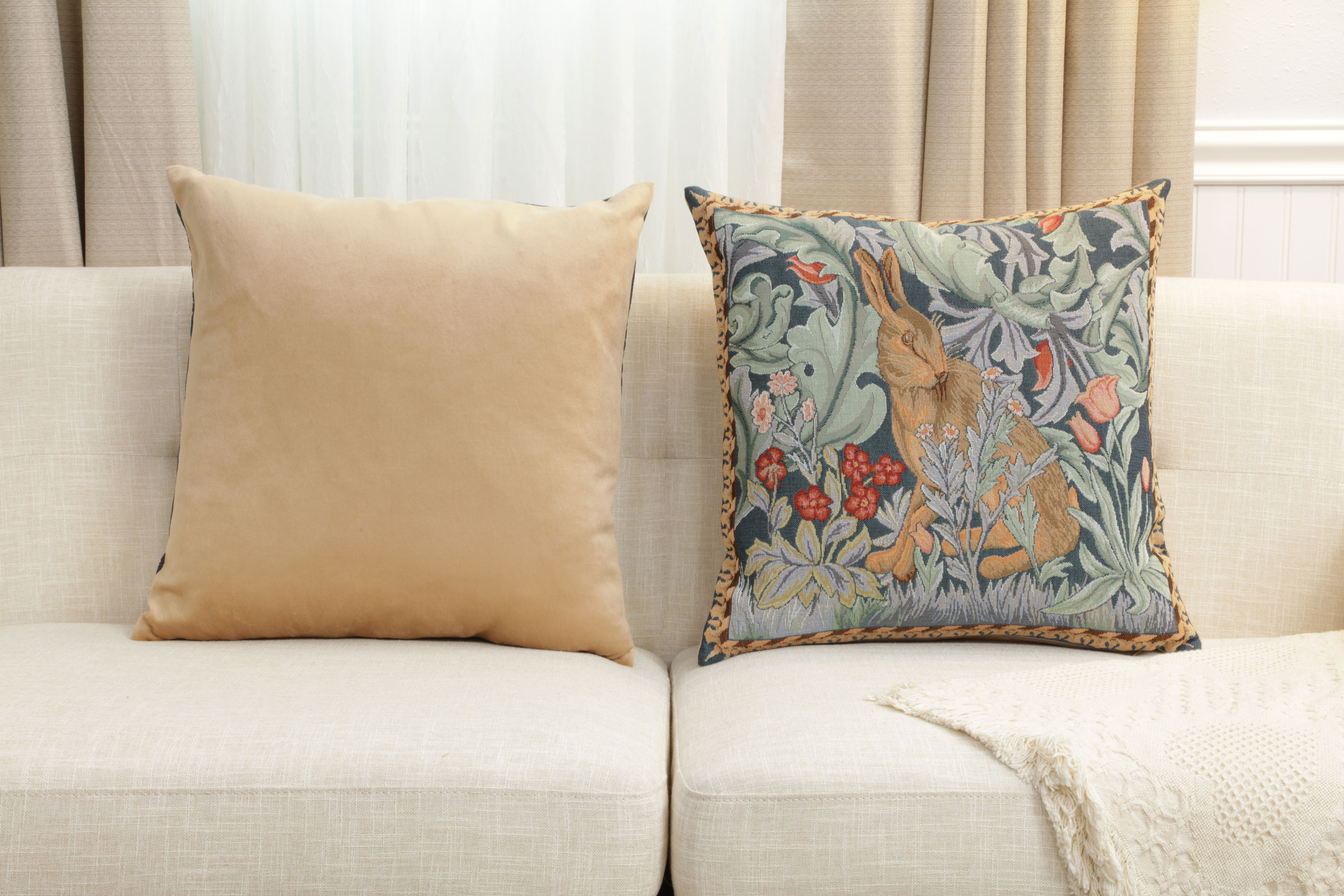 Rabbit Facing Left Medieval Tapestry Pillow Cover 19x19 inch European Cotton Jacquard Woven Cushion Cover