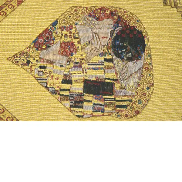 The Kiss Table Runner
