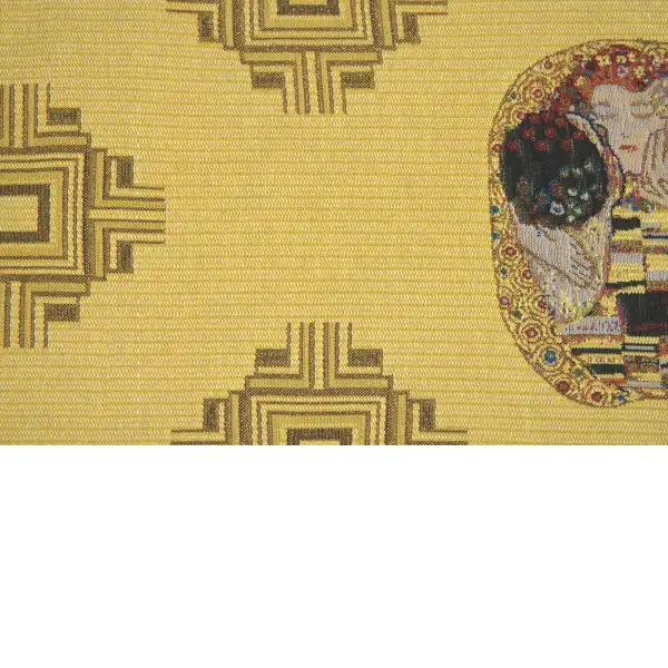 The Kiss Table Runner